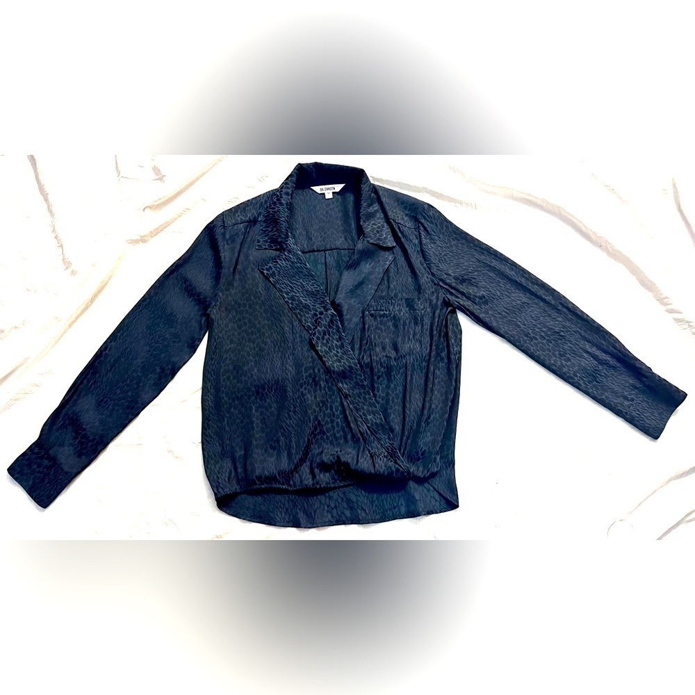 BB Dakota Women's Dark Blue & Black Patterned Wrap Blouse Size Medium